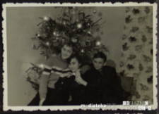 Choinka w domu brata Tadeusza Jasińskiego, ul. Sienkiewicza 28, Białystok - lata 70. XX w.