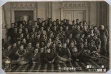 Uczestnicy XI Kursu Podharcmistrzowskiego w Centralnej Szkole Instruktorów Zuchowych, Pałac Schaffgotschów, Cieplice Śląskie, 1957 r.