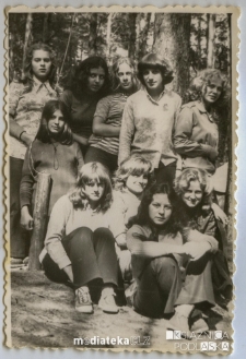 Portret zbiorowy grupy nastolatków, lata 70. XX w.