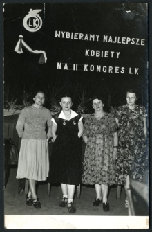 Zofia Pełka z kolerzankami z Ligi Kobiet na spotkaniu w Zgierzu w 1955 r.