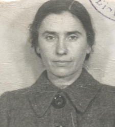Anna Hajmowicz, zdjęcie paszportowe