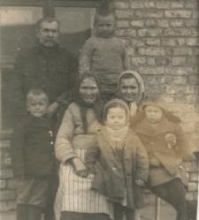 Dzieci i starcy z przytułku