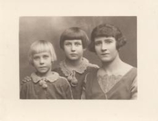 Koleżanki Stanisławy Kozłowskiej z matką (?)