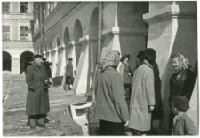 Władysław Paszkowski na rynku w Zamościu