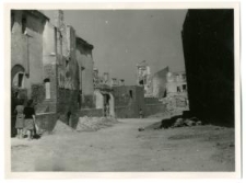 Kobiety wśród ruin Warszawy