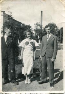 Loda, koleżanka Reginy Żmijewskiej, wraz z dwoma znajomymi