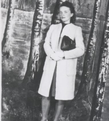 Regina Żmijewska w atelier fotograficznym