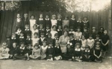 Zdjęcie klasy III "b", należace do uczennicy Janiny Olszewskiej