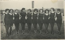 Dziewczyny z Kabatetu Dziesięciu podczas próby w plenerze, Stadion Dziesięciolecia, Warszawa, Centralne Dożynki