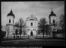 Tykocin, rynek miejski oraz kościół p.w. Świętej Trójcy