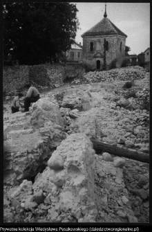 Wizna, dzwonnica przy kościele