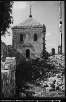 Wizna, dzwonnica przy kościele