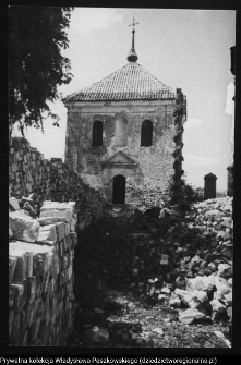 Wizna, dzwonnica przy kościele