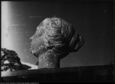 Supraśl, monastyr, Pałac Opatów, posągi