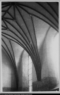 Wizna, odbudowa kościoła