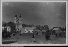 Sejny, widok z rynku na kościół