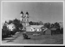 Sejny, widok z rynku na kościół