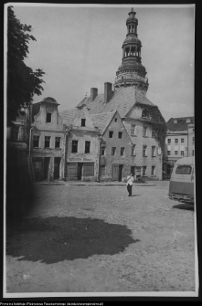 Otmuchów, rynek, ratusz i kolumna Maryjna