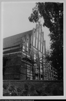 Wizna, odbudowa kościoła