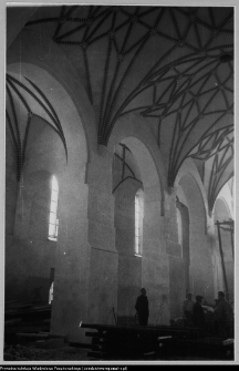 Wizna, odbudowa kościoła