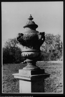 Białystok, Ogrody Branickich, ogród górny, główna aleja, rzeźba ogrodowa