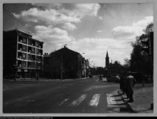 Białystok, ulica Warszawska, widok ze skrzyżowania z ul. Marchlewskiego (obecnie Pałacowa)