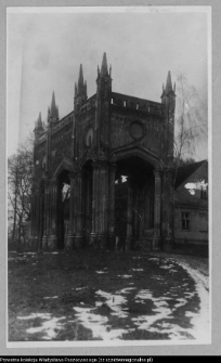 Dowspuda, podjazd pałacu