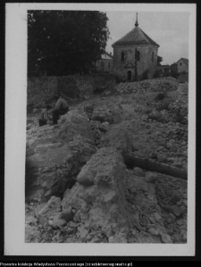 Wizna, dzwonnica przy kościele