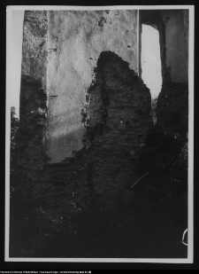 Mielnik, ruiny gotyckiego kościoła Świętej Trójcy