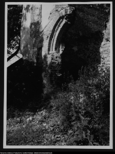 Mielnik, ruiny gotyckiego kościoła Świętej Trójcy