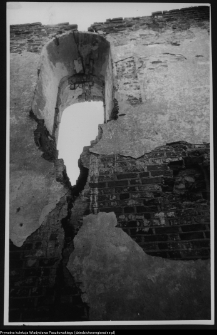 Mielnik, ruiny gotyckiego kościoła Świętej Trójcy