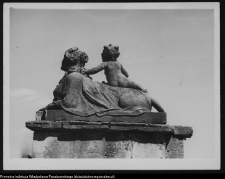 Białystok, odbudowa Pałacu Branickich, ogród - rzeźba Sfinksa