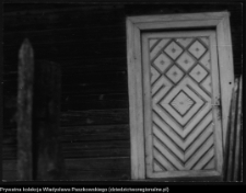 Kotły, drzwi chaty