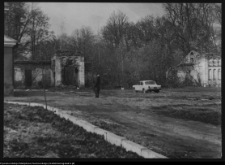 Hieronimowo, dziedziniec przed pałacem