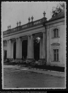 Białystok, Pałac Branickich, kolumnada łącząca pałac z oficyną