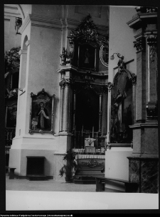 R&oacute;żanystok, kości&oacute;ł