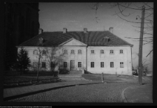 Białystok, budynek starej plebanii przy kościele Farnym