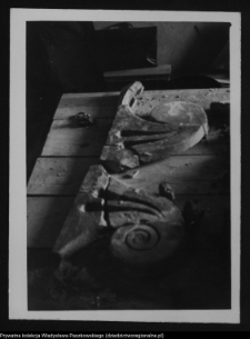 Białystok, detale rzeźbiarskie budynku przy ul. Kilińskiego 16