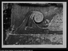 Białystok, detale rzeźbiarskie budynku przy ul. Kilińskiego 16