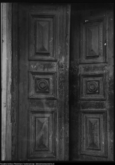 Grajewo, drzwi kamienicy przy ul. Kopernika 19