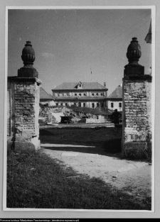 Supraśl, Pałac Opatów