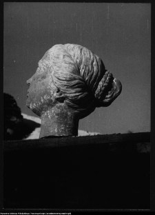 Supraśl, Pałac Opatów, rzeźby