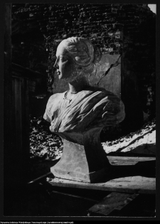 Supraśl, Pałac Opatów, rzeźby