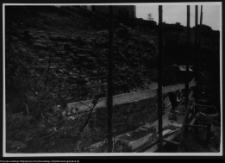 Wigry, prace konserwatorskie przy murach oporowych zespołu kamedulskiego