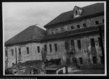 Supraśl, Pałac Opatów