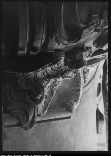 Sejny, ambona w kościele