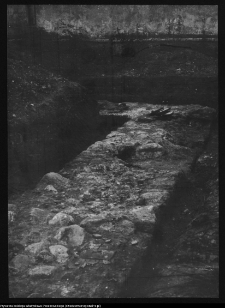 Sejny, odkryty w czasie badań fundament dawnej wieży klasztoru