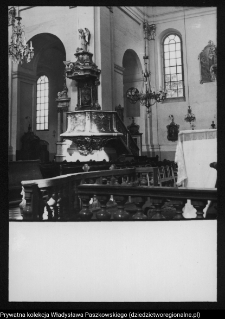 R&oacute;żanystok, kości&oacute;ł