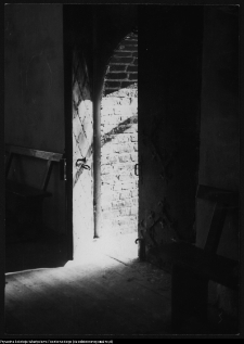 Wizna, drzwi kościoła