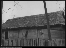 Parcewo, budynek gospodarczy przy domu nr 17